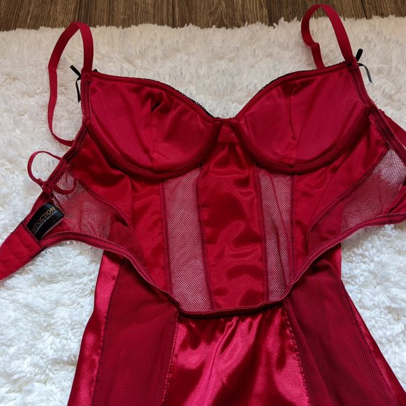 Never worn (XS) - FREDERICKS of HOLLYWOOD Chemise Garter Set - Picture 4 of 10